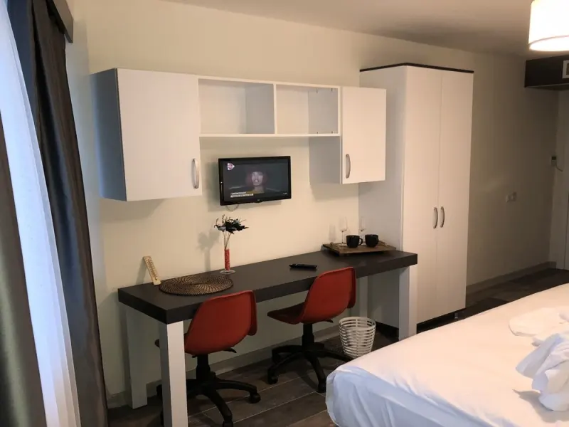 Eva Otel 40