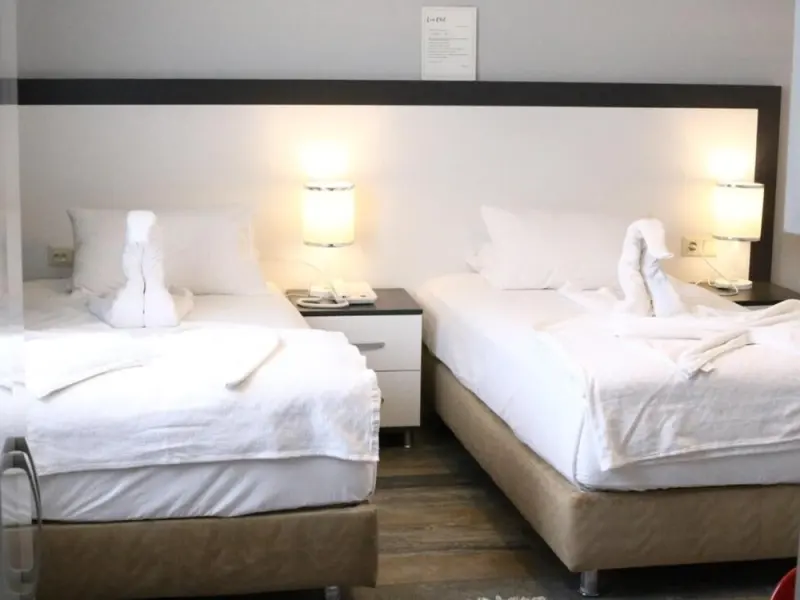 Eva Otel 4