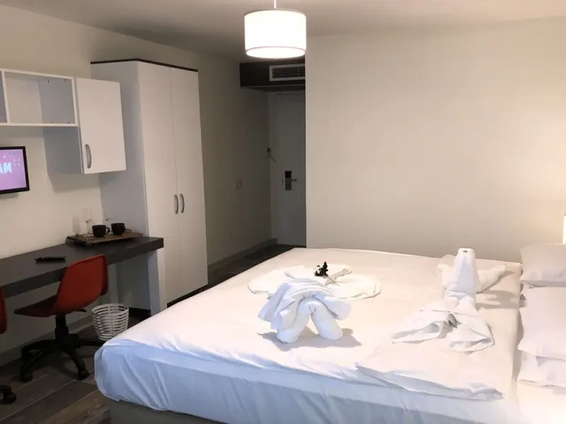 Eva Otel 9
