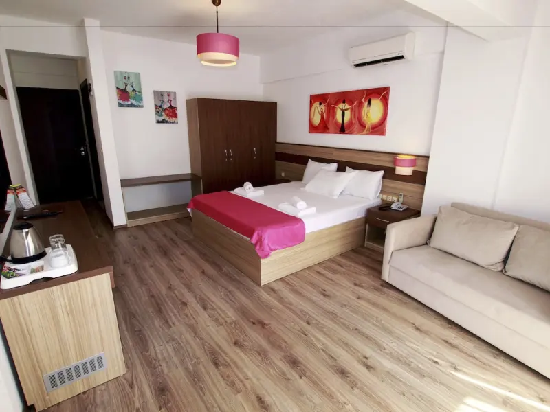 Eden Pyara Hotel 8