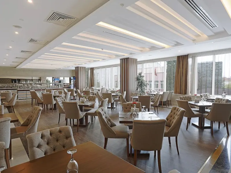 The Grand Mira Business Hotel 14