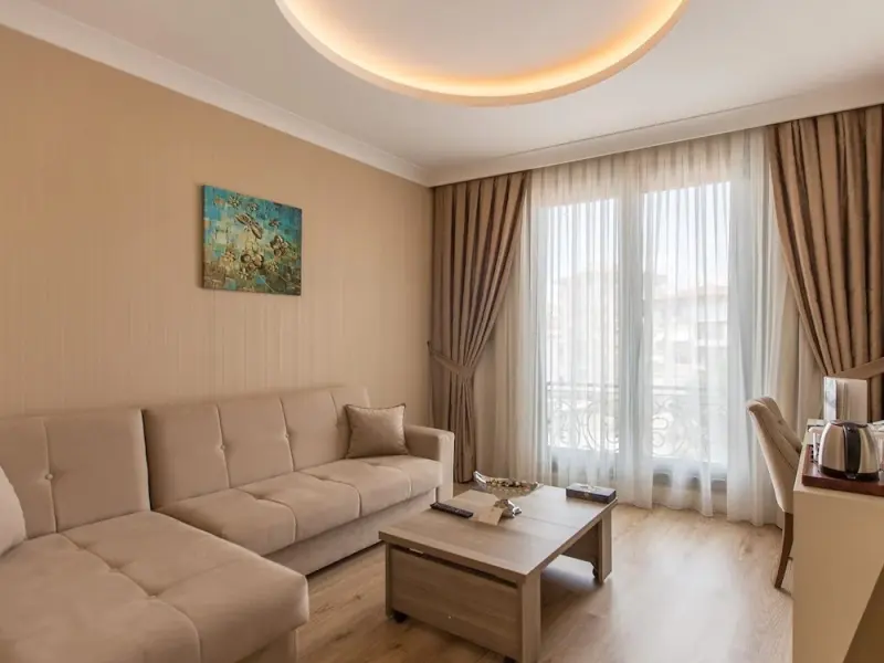 The Grand Mira Business Hotel 7