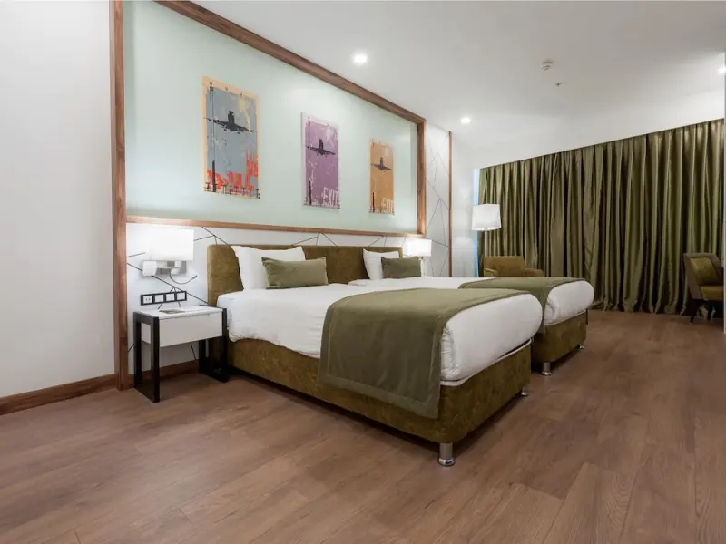 ISG Airport Hotel 1