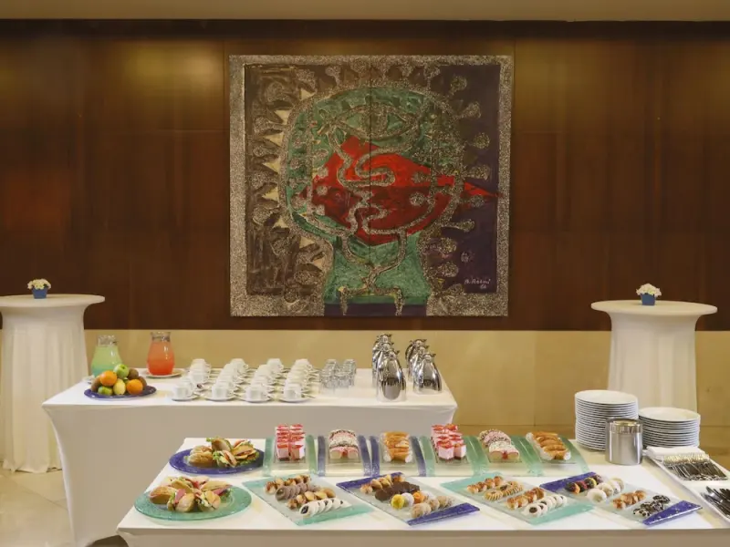 ISG Airport Hotel 18