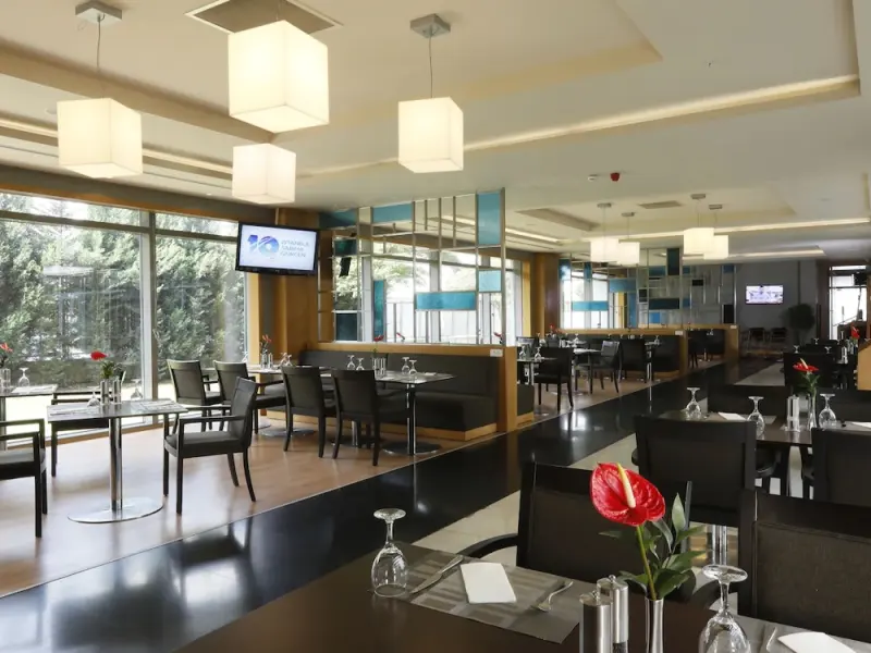 ISG Airport Hotel 22