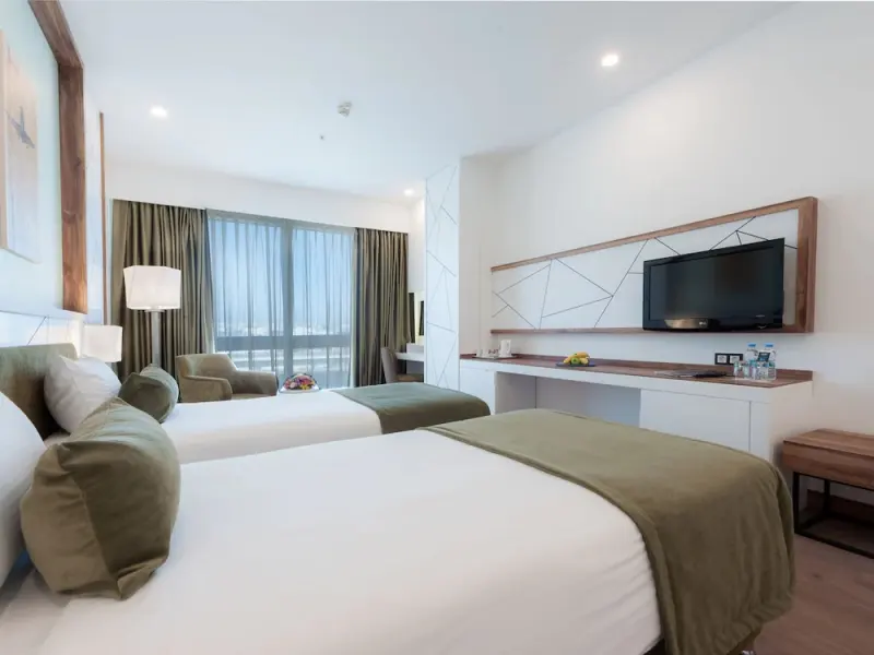ISG Airport Hotel 7
