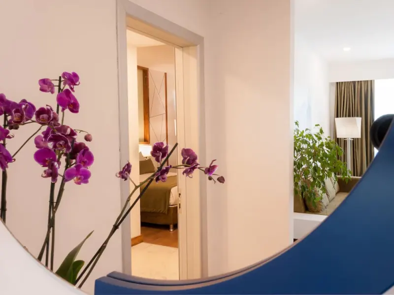 ISG Airport Hotel 8