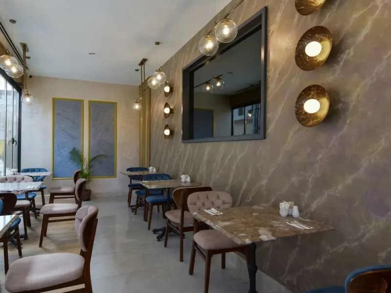 La Flora House Hotel 4