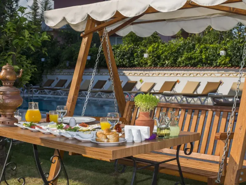 Amore Hotel Teki̇rova 3