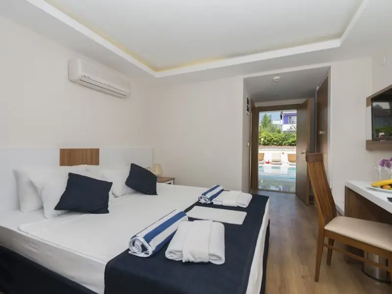 Amore Hotel Teki̇rova 32