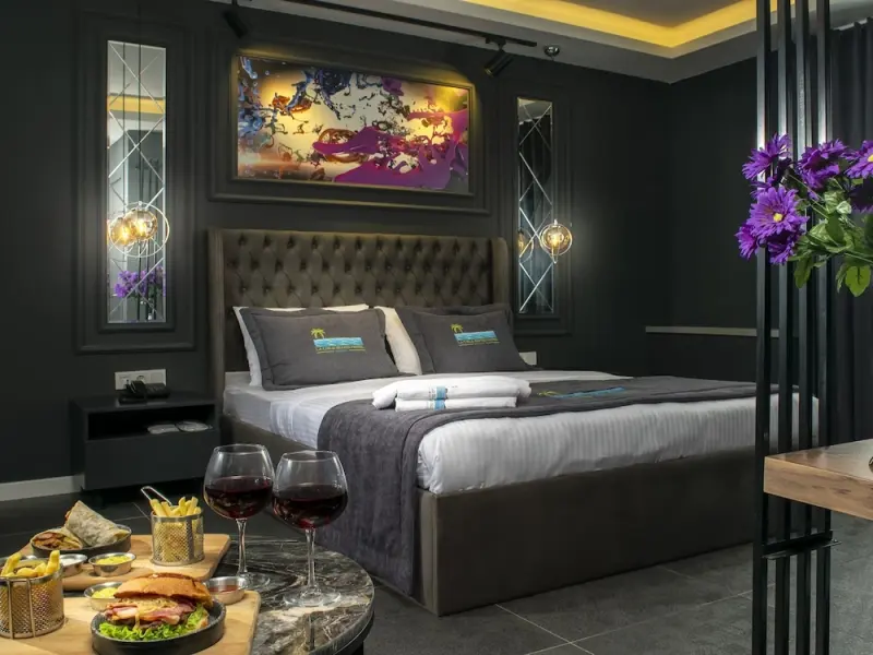 La Cielo Suites 18