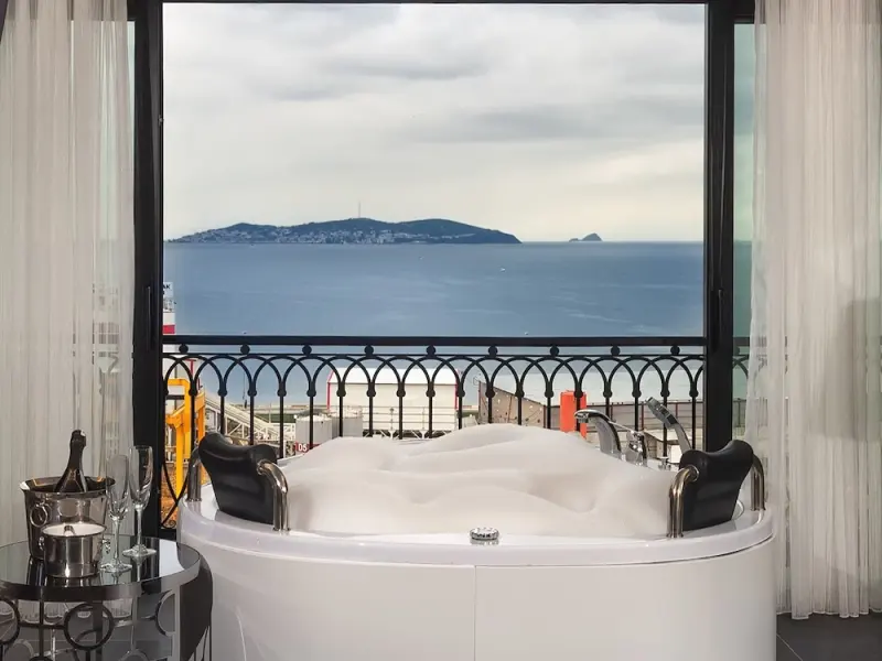 La Cielo Suites 31