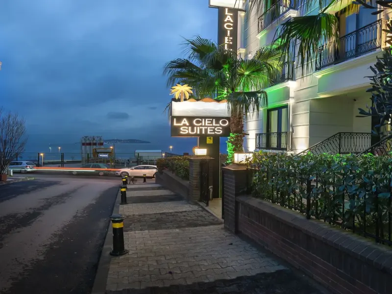 La Cielo Suites 7