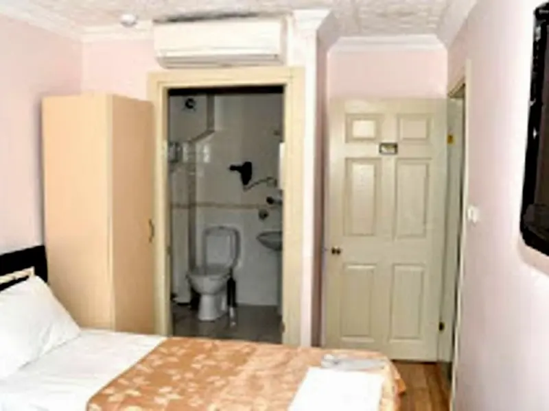 Bade 2 Otel 3