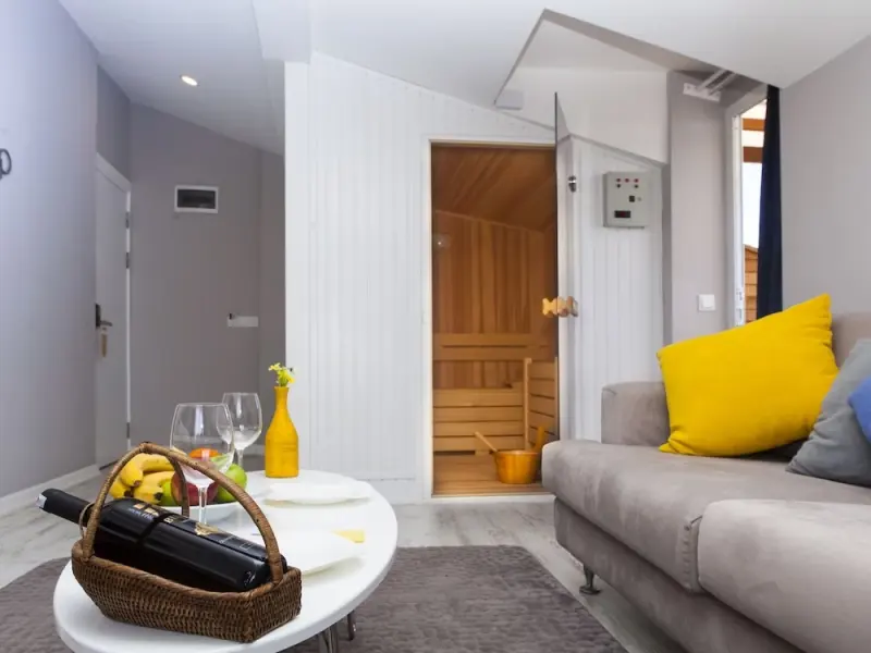 Let'stay Hotel 34