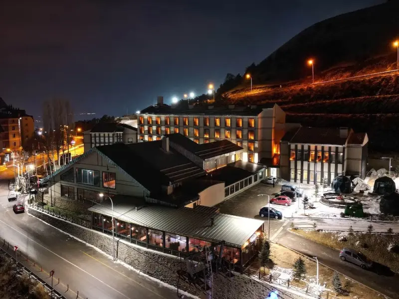 Snowdora Ski Resort Hotel 6