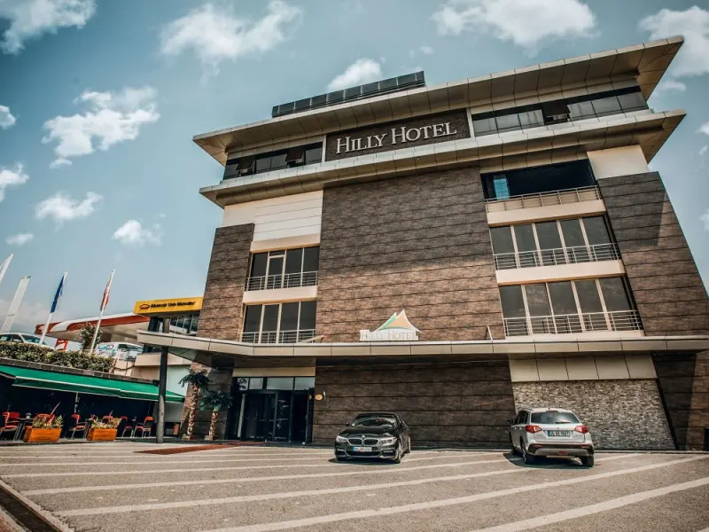 Hilly Hotel 1