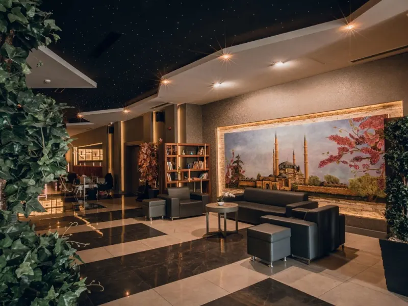 Hilly Hotel 3