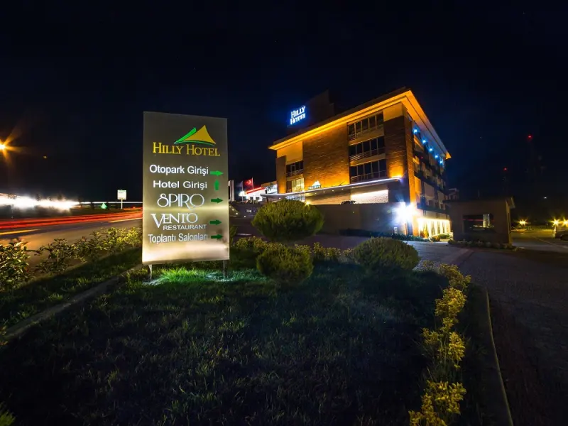 Hilly Hotel 4