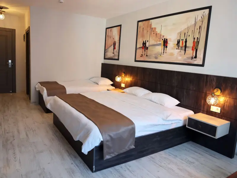 Sar-Per Suites & Hotel 8