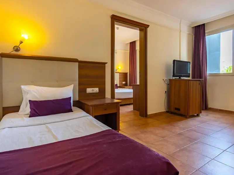 Caprice Beach Hotel 11