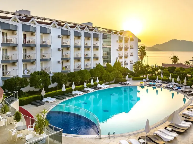 Caprice Beach Hotel 18