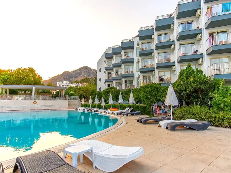 Caprice Beach Hotel 2