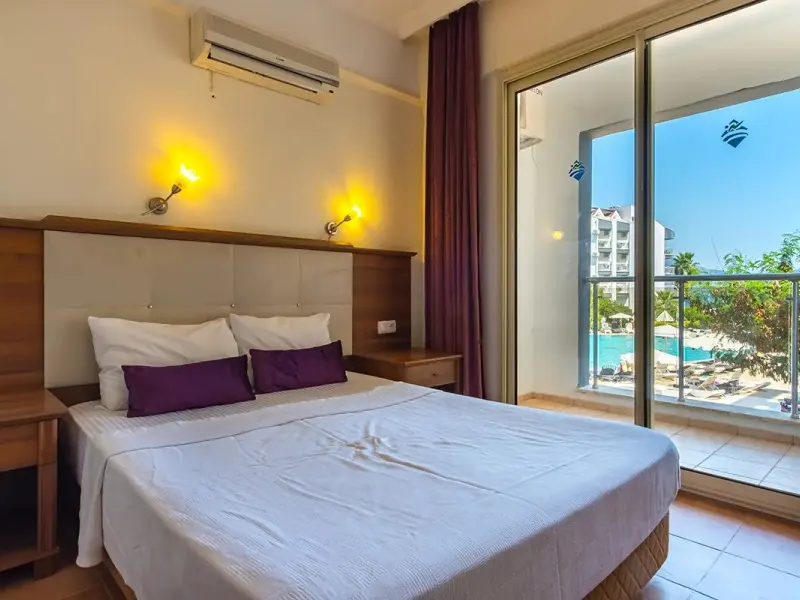 Caprice Beach Hotel 22