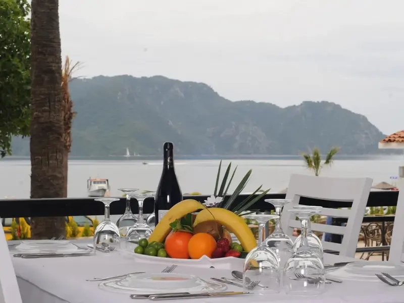 Caprice Beach Hotel 25