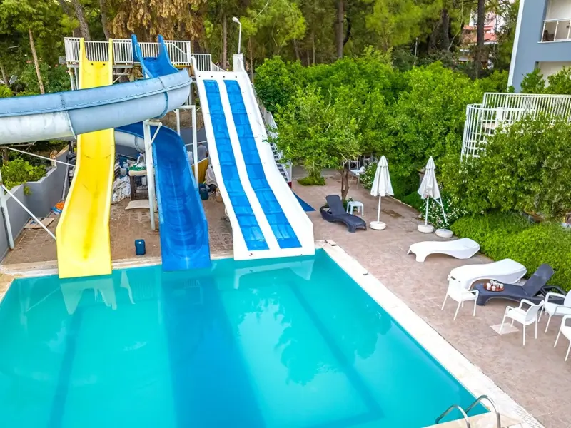 Caprice Beach Hotel 3