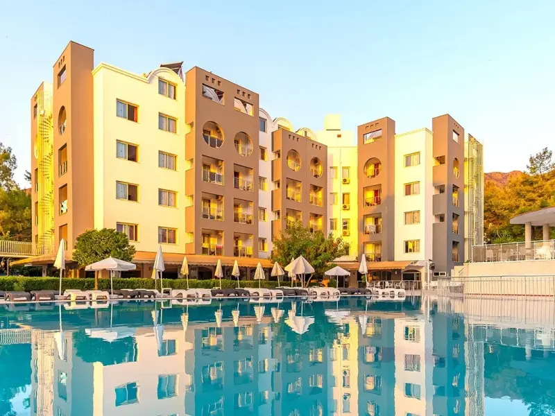 Caprice Beach Hotel 10