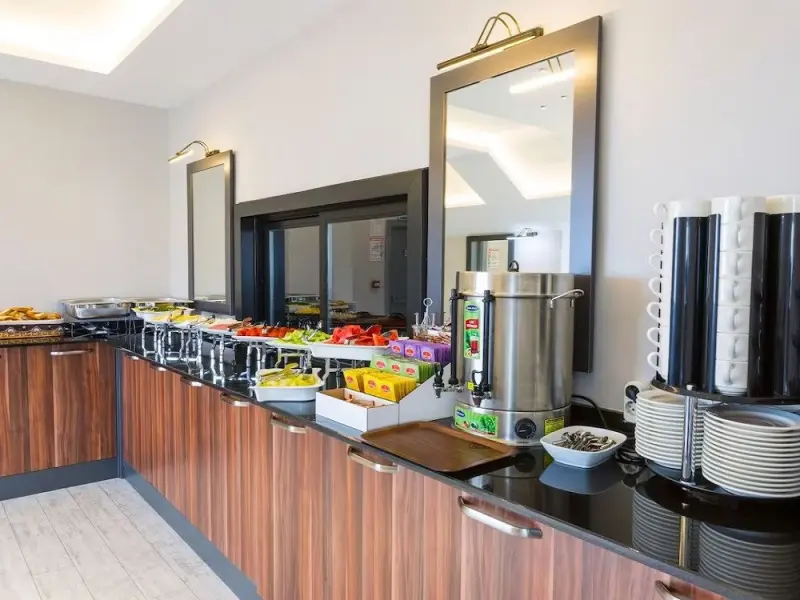 Azra Suite 8