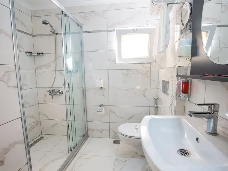 Azra Suite 9