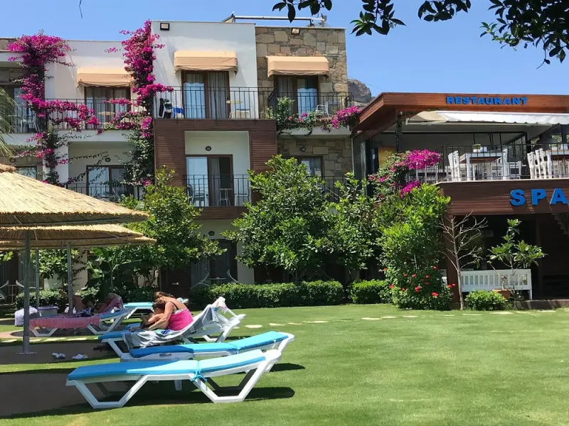 Liona Hotel & Spa 4
