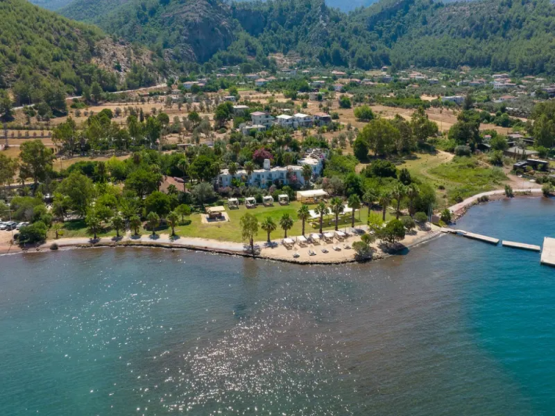 Chillos Beach Hotel Lounge 1