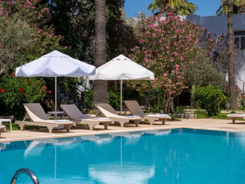 Chillos Beach Hotel Lounge 11