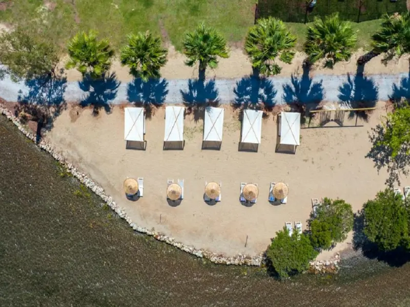 Chillos Beach Hotel Lounge 15