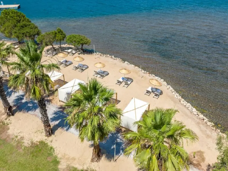 Chillos Beach Hotel Lounge 16