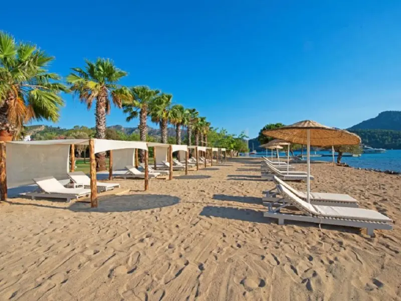 Chillos Beach Hotel Lounge 20