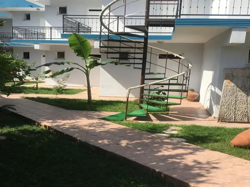 Erol Motel 9