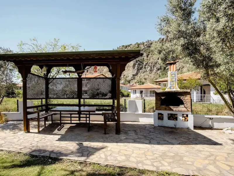 Bybassios Hotel 11