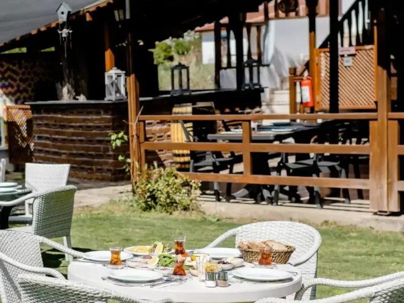 Bybassios Hotel 19