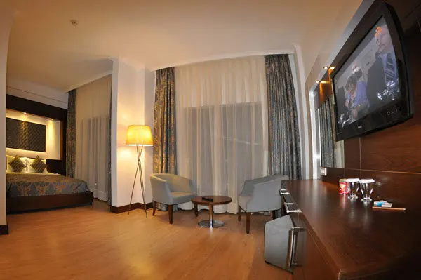 Small Beach Hotel 12