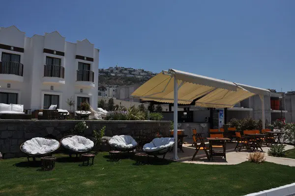 Small Beach Hotel 16