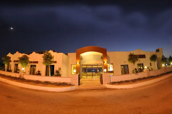 Small Beach Hotel 2