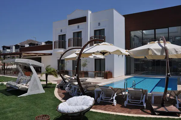 Small Beach Hotel 23