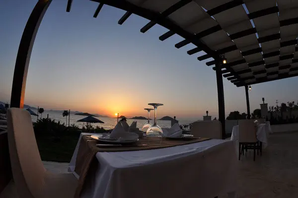 Small Beach Hotel 9
