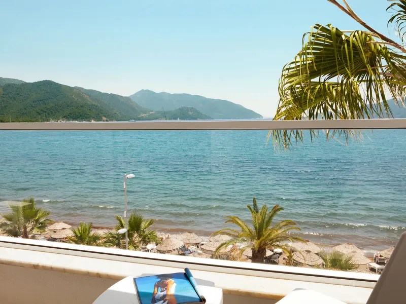 The Beachfront Hotel 28
