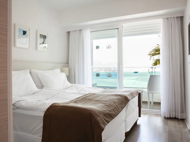 The Beachfront Hotel 5