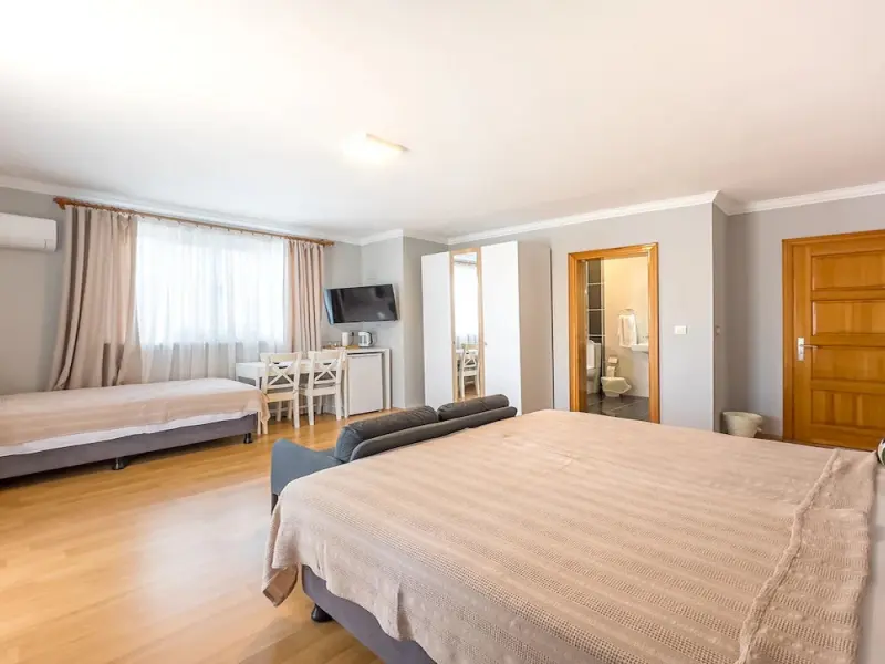 Cloud9 rooms 9